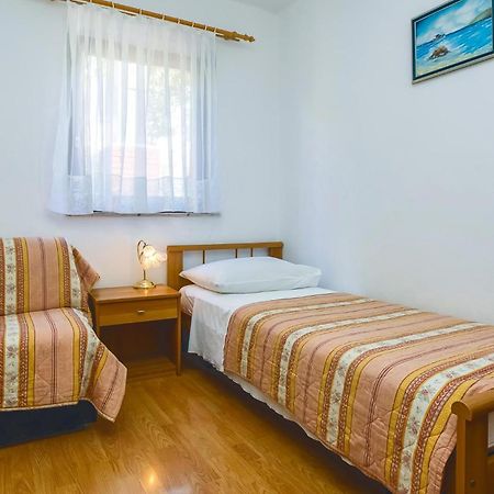 Cozy Apartment In Lokva Rogoznica With Wifi ภายนอก รูปภาพ