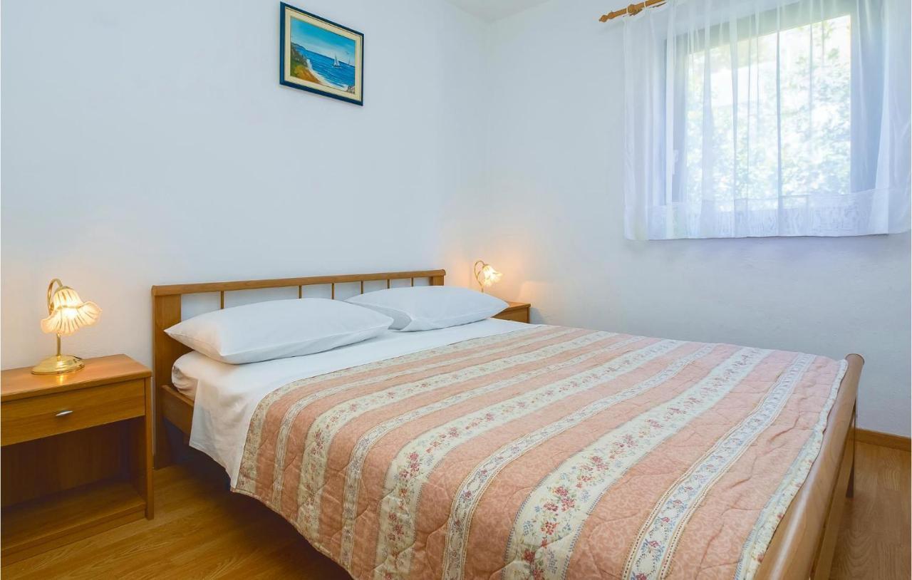 Cozy Apartment In Lokva Rogoznica With Wifi ภายนอก รูปภาพ