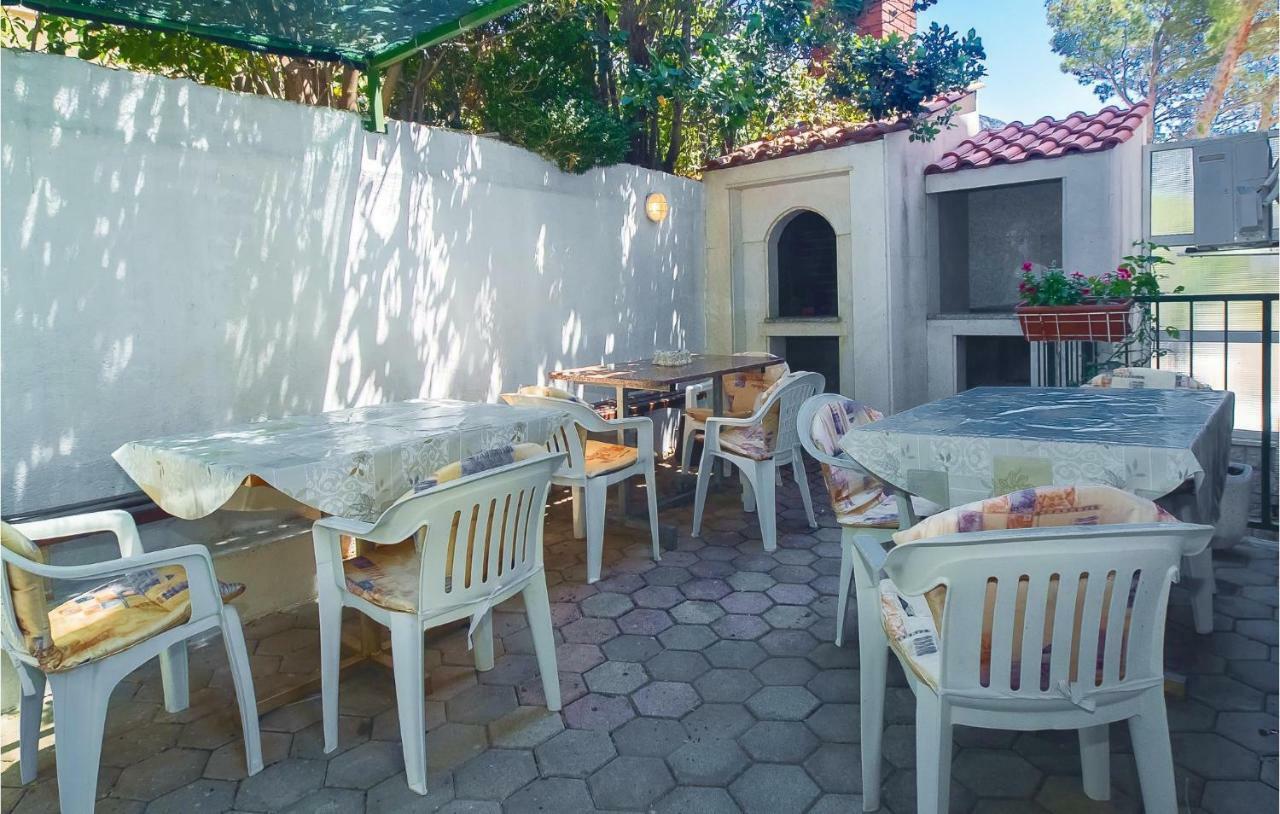 Cozy Apartment In Lokva Rogoznica With Wifi ภายนอก รูปภาพ